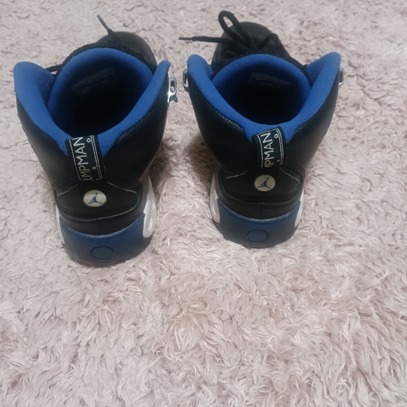 Jordán Jumpman # 907973-006 Size 7 Y Color" Black and Blue Used Good Condition - Picture 7 of 11